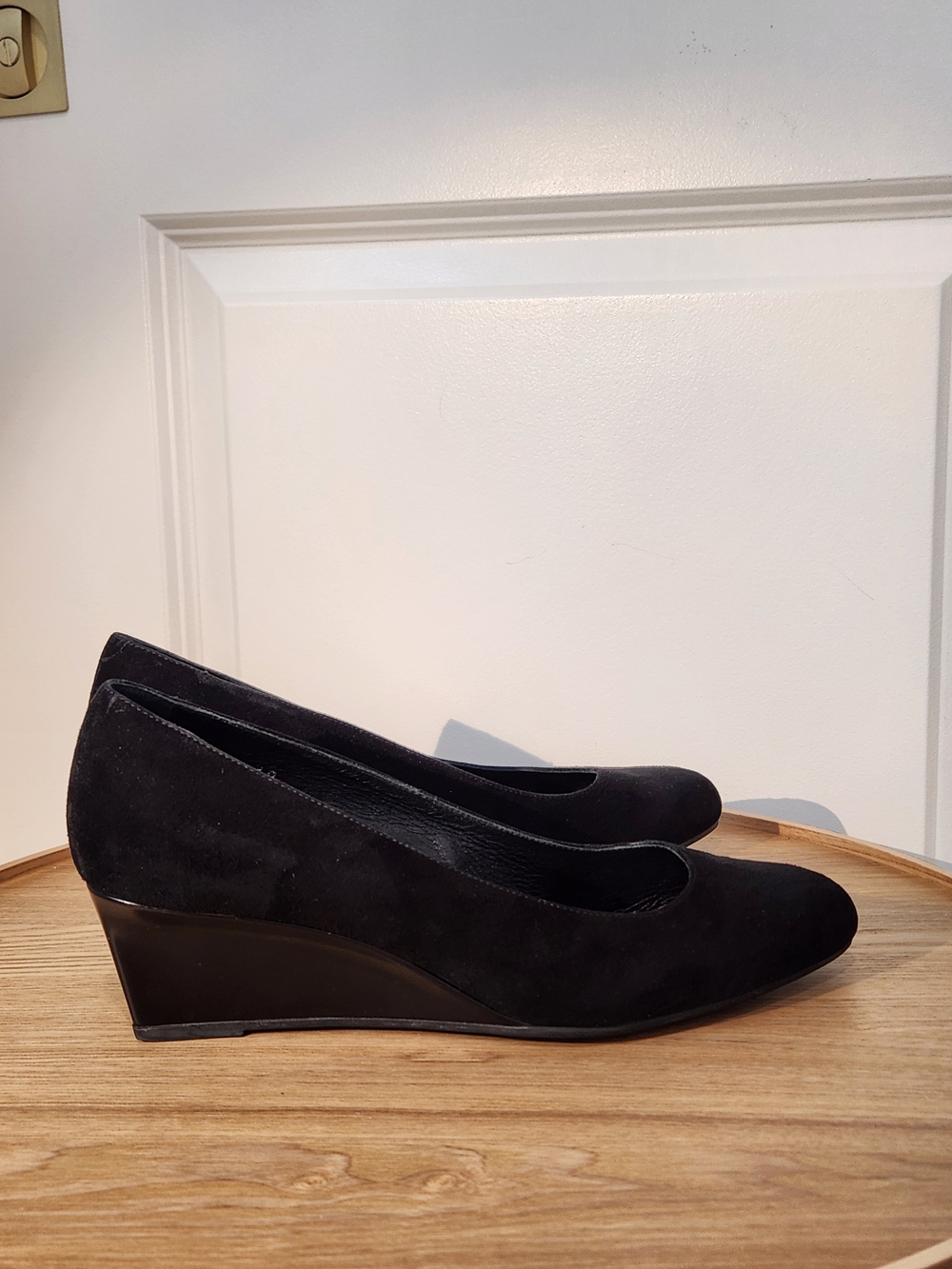 Tod's Black Suede Low Heel Pumps - Picture 5 of 12